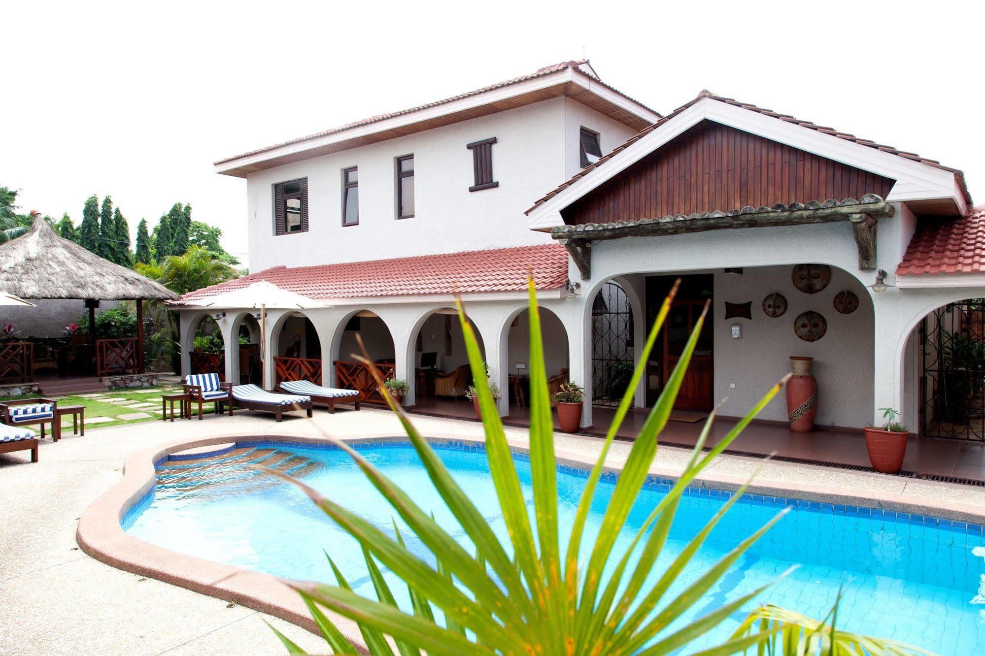 Mahogany Lodge, Cantonments Accra Esterno foto